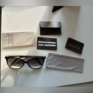 Gucci sunglasses/ Lunettes Gucci